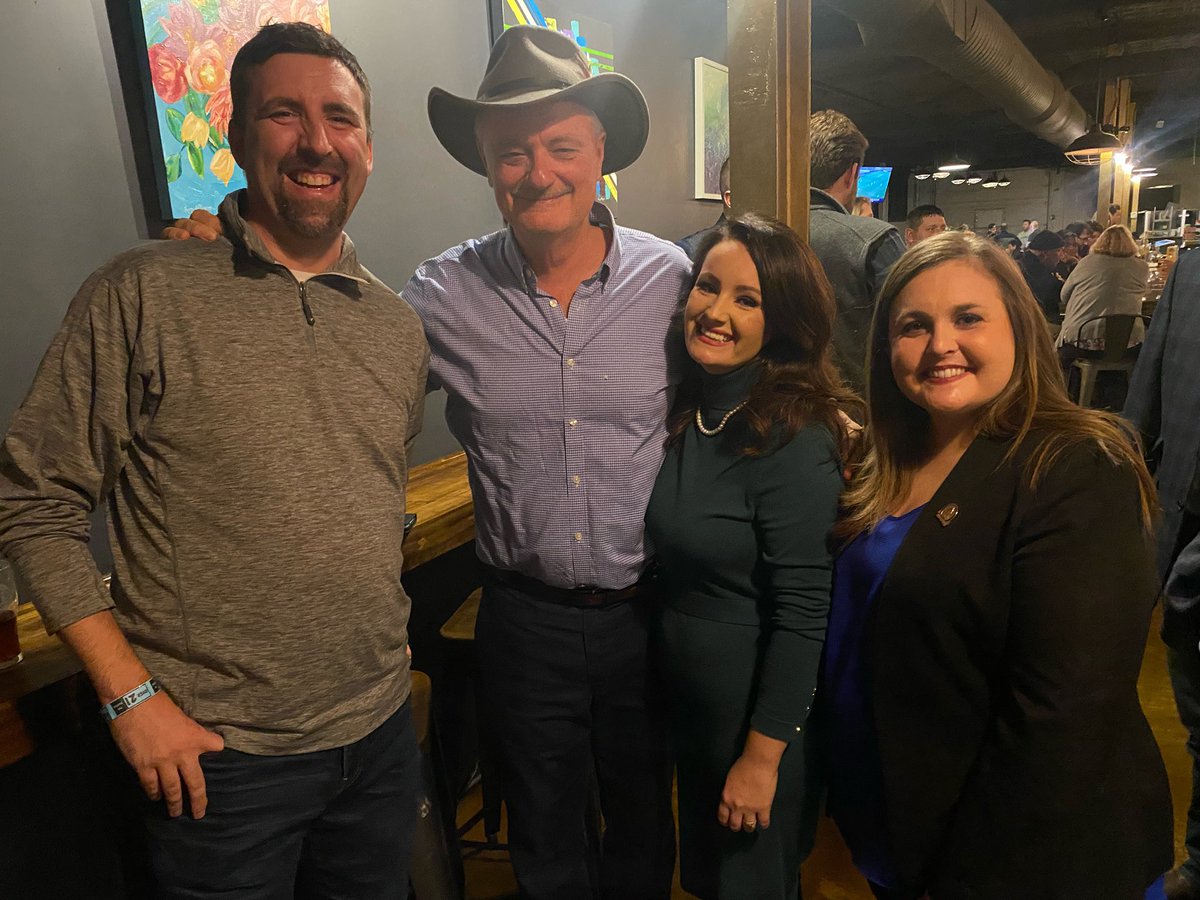 SavannahLMaddox's tweet photo. I greatly enjoyed attending the @NKYRepublicans Annual Christmas Party over the weekend! It’s refreshing to fellowship with young conservatives who are wise to the ways of the woke Left, and are choosing instead to keep the flame of liberty alive. https://t.co/anQIT3nres