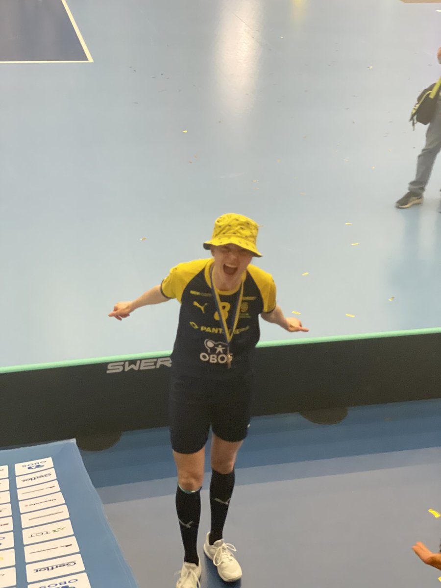 Tredje raka VM-guldet och en plats i All Star Team. Vem fan är som min syster 🌟❤️