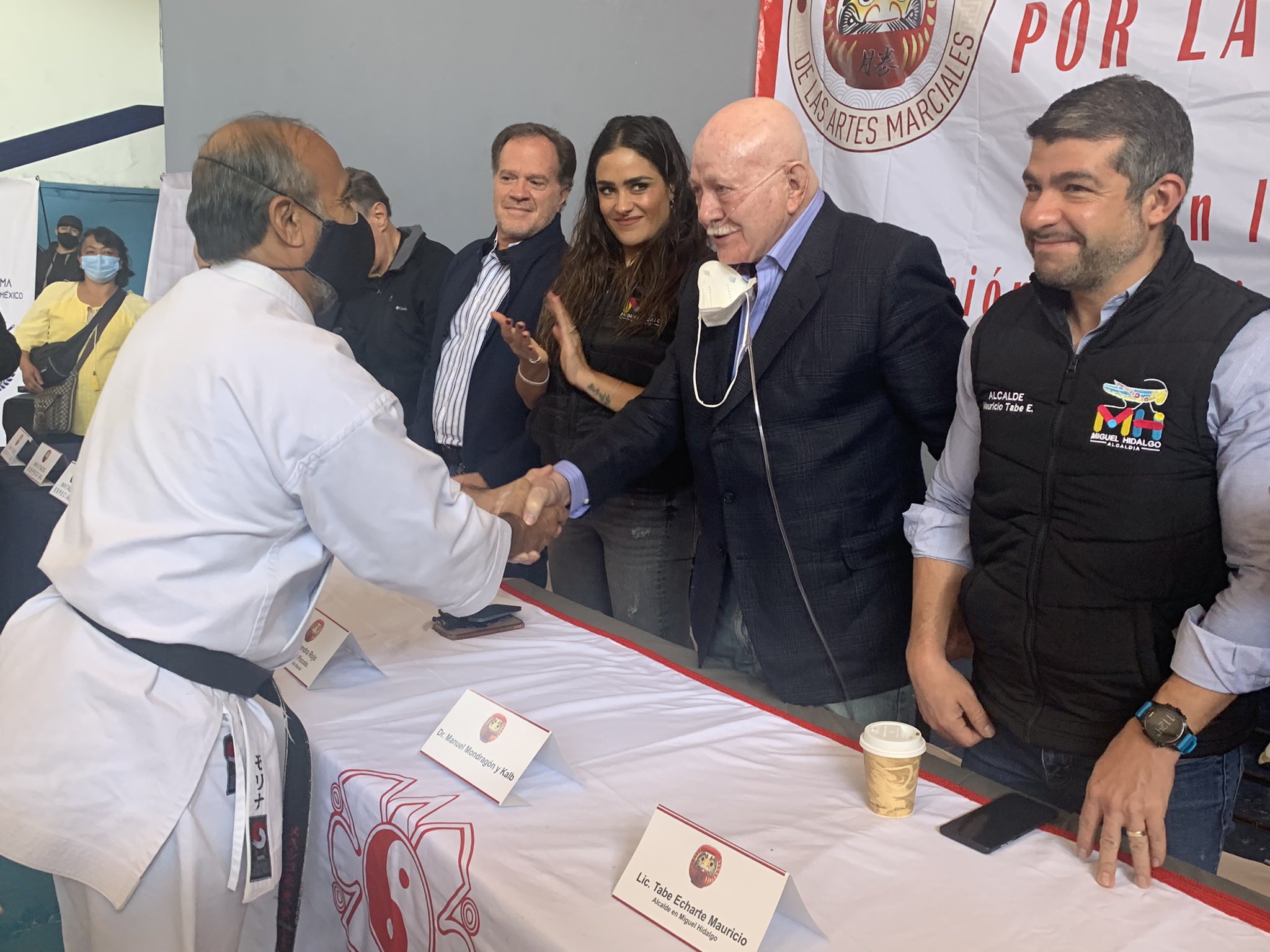 Mondragón y Kalb (mondragonykalb) / Twitter