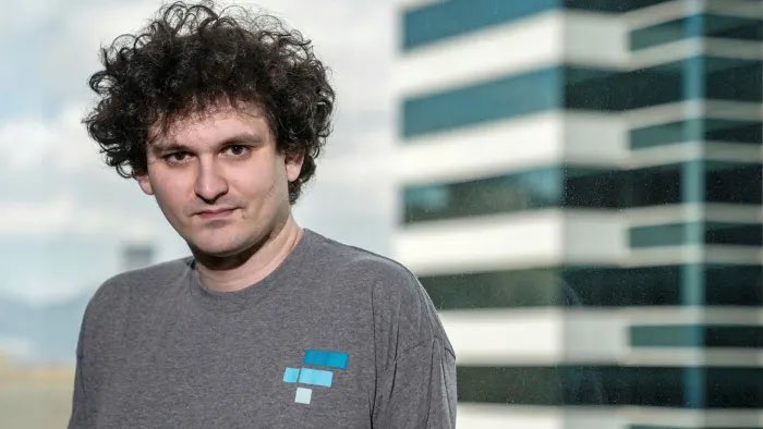 coinacademy_fr's tweet image. Le géant @FTX_Official a levé l’équivalent d’1 milliard de dollars en 2021 💸 

Ce dernier est actuellement à la recherche d’investisseurs afin de lever $1.5 milliard supplémentaire 🚀

La valorisation de la plateforme serait de plus de $32 milliards ! 📈