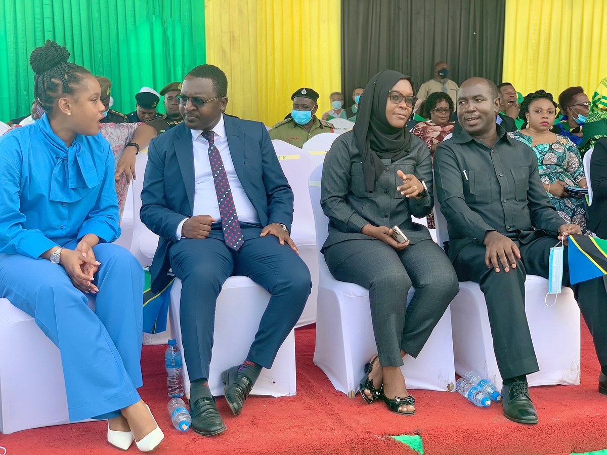 jokateM's tweet photo. Leo hafla ya uzinduzi wa barabara ya Morocco - Mwenge. 

Sehemu ya matukio kuelekea miaka 60 ya Uhuru. https://t.co/129FSGEq2G