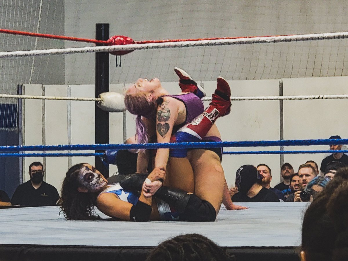 Sportsnstein's tweet photo. Some pictures from #GCWSoAlive last night. @GCWrestling_ https://t.co/cUoDrtL4t9