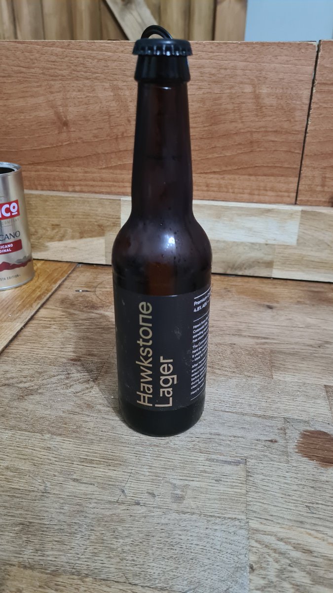 SlateHouseFarm's tweet photo. What a cracking beer! #hawkstonelager @JeremyClarkson  Full and Crisp Flavour with a subtle yet respectful slight citrus ping. 1 down 23 to go :) https://t.co/ZjMcoT2tvq