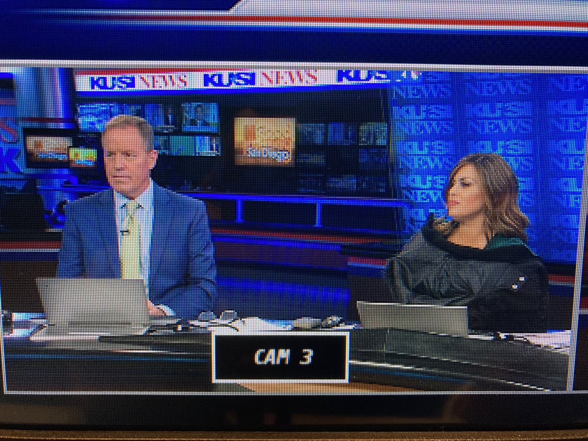 ealvareznews's tweet image. This is me when I’m not on camera
🥶🥶🥶🥶🥶🥶
#morningnews #newsanchor 
#anchorproblems
#coldstudio  @JasonAustell