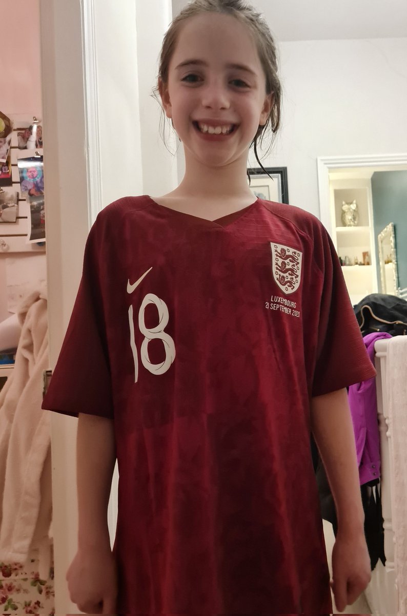 AdamCooperYork's tweet photo. Love it when an ex pupil gets in touch to say hi! And amazing when they say thanks by giving you a couple of their Lionesses shirts for school and your daughter! @lucystan37 what a star 🌟 ! https://t.co/KUd9LibiAm