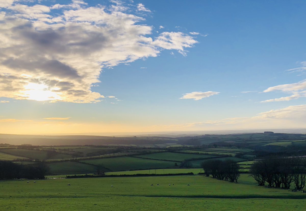 matthewsouch's tweet photo. #Exmoor early this morning near Simonsbath https://t.co/cpm9gRzqSB