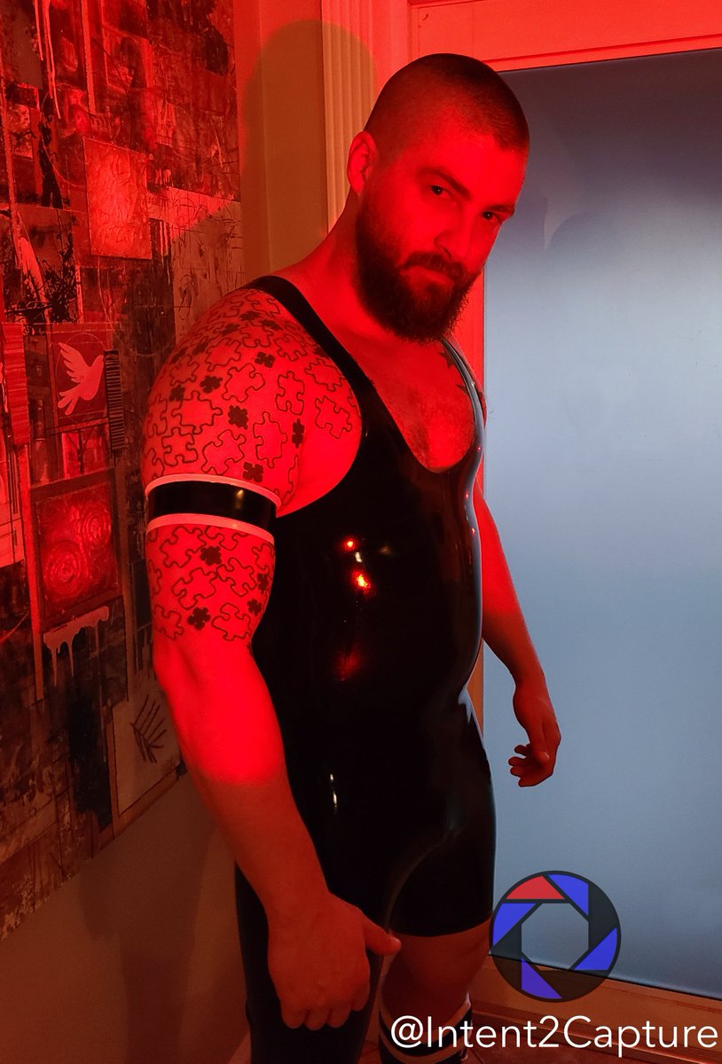 Intent2Capture's tweet image. Knock knock. #rubbermen #gear365 #rubberfetish #latexfetish #rubberboy #gayrubber #gaytattoo #fetishphotography #scruff #scruffygay #gaybear #beard #rubbersuit #tattoofetish #tattooedmodels #shiney #gaymuscle #gaymusclebear #MuscleMan #musclefetish #gummi