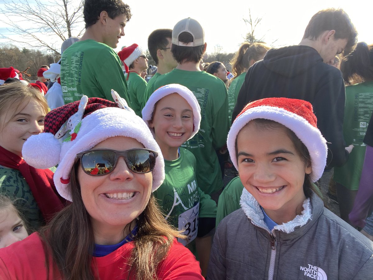 Alison Fox (@mrsfoxesden) on Twitter photo Found a couple members of the #weareonebigfoxden at the <a href="/MedfieldFndn/">Medfield Foundation</a> Angel Run today!
#beproudbedale #mfiangelrun #medfieldps Found a couple members of the #weareonebigfoxden at the <a href="/MedfieldFndn/">Medfield Foundation</a> Angel Run today!
#beproudbedale #mfiangelrun #medfieldps