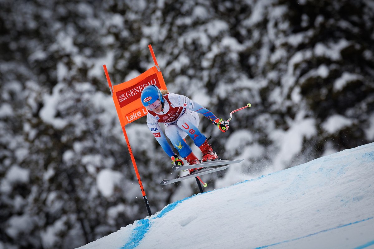 shiffrinfanclub's tweet photo. After a 26th and 38th place finish in two @fisalpine #WorldCup downhills at @AlpineSkiWC, @MikaelaShiffrin finishes 6th in today's Super G to end the Canadian speed weekend - what a nice improvement 🔥💪😊 #speedweekend #goingfast #teammikaela https://t.co/njkKAPkS9w