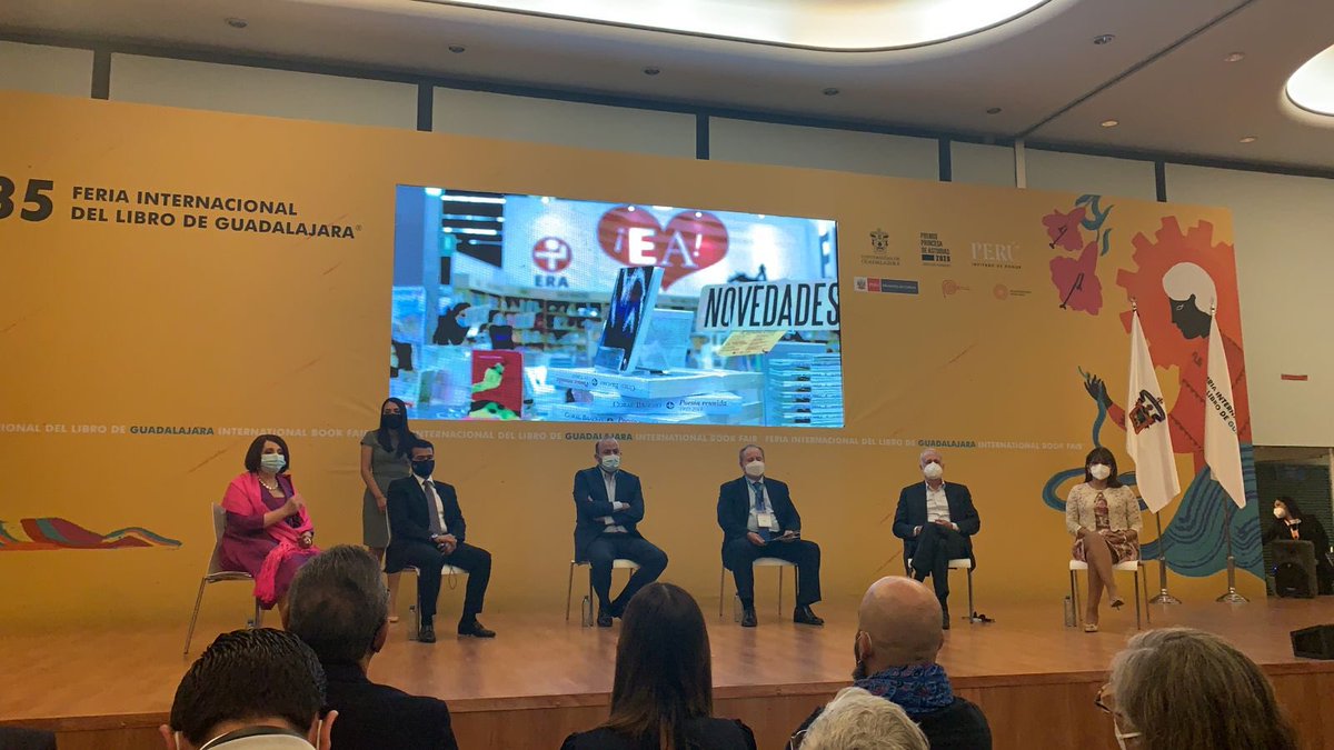 NCCIberoamerica's tweet photo. Comienza el evento “Cambio de estafeta, Sharja, Invitado de Honor 2022” en @FILGuadalajara. Con la presencia de @rvillanueval, Rector General de la @udg_oficial, @Marisolschulz, @RPadillaLopez, #AhmedAlAmeri y #MariaTeresaVillena.
#FILGuadalajara35 📚⬇️ https://t.co/fQ9WWY1Qw2