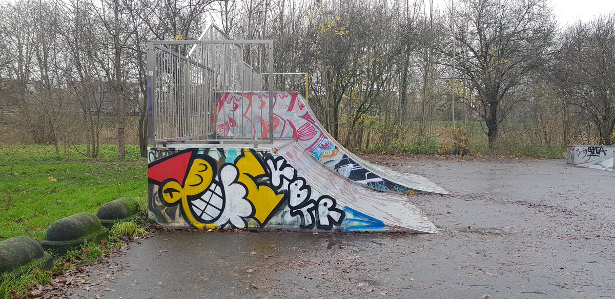 Netherlanders's tweet photo. The most important street art artist of Utrecht is the Kabouter, the gnome. 'Nobody' knows who makes them, but you can see them all over the city and far beyond. Often a loose gnome, sometimes an entire mural.
#gansstraat #lunetten #scheveiningen
#kbtr #dekbtr #utrechtsekabouter https://t.co/lYpanPIze9