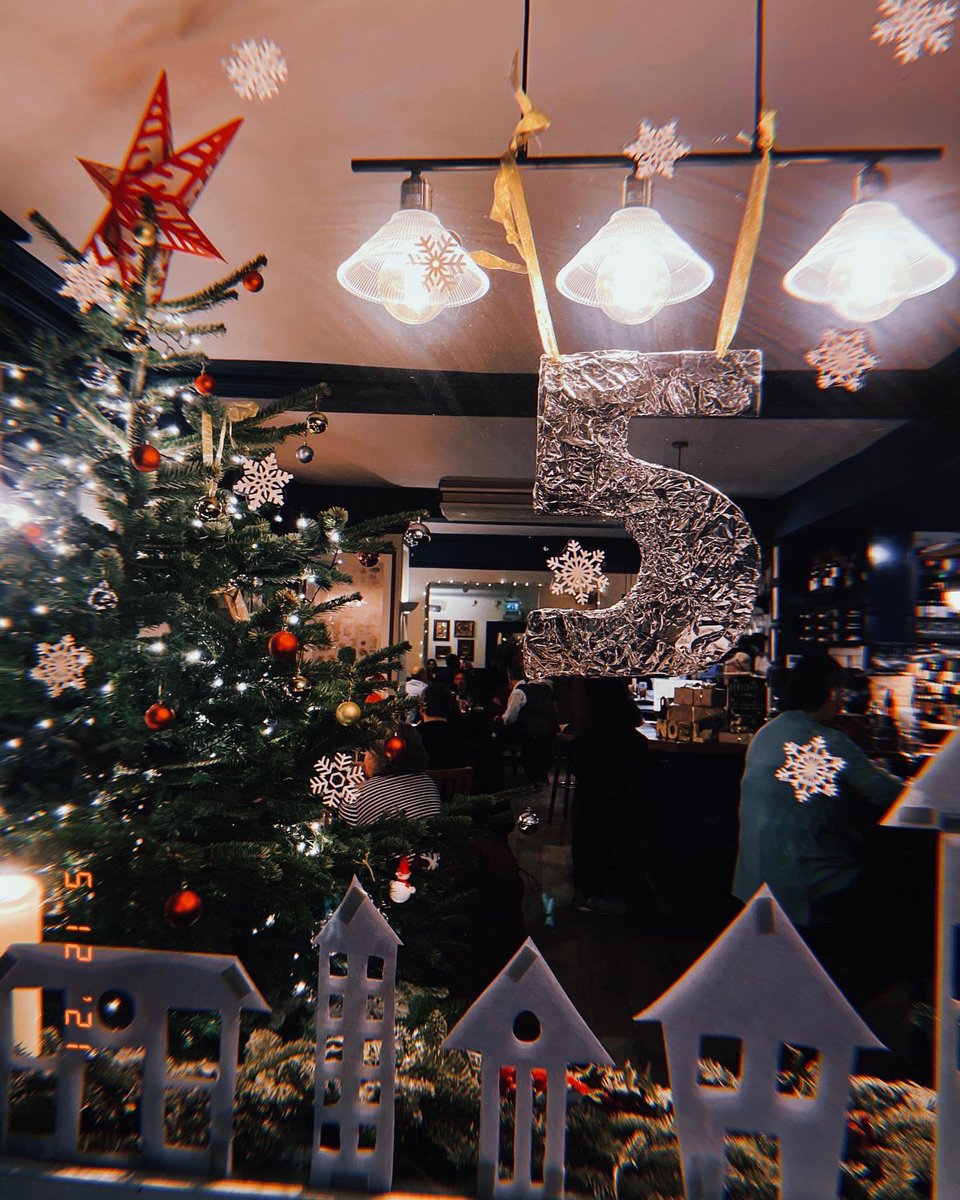 HavelockTavern's tweet photo. Have you see our contribution to @w_london_action_for_children βs Living Advent Calendar?
Pop by to see our window and visit their website to donate ππ
#brookgreen #brookgreenlife #kensingtonolympia #masbroroad #shepherdsbush #hammersmith #livingadventcalendar #advent https://t.co/XfZWhkE7e6