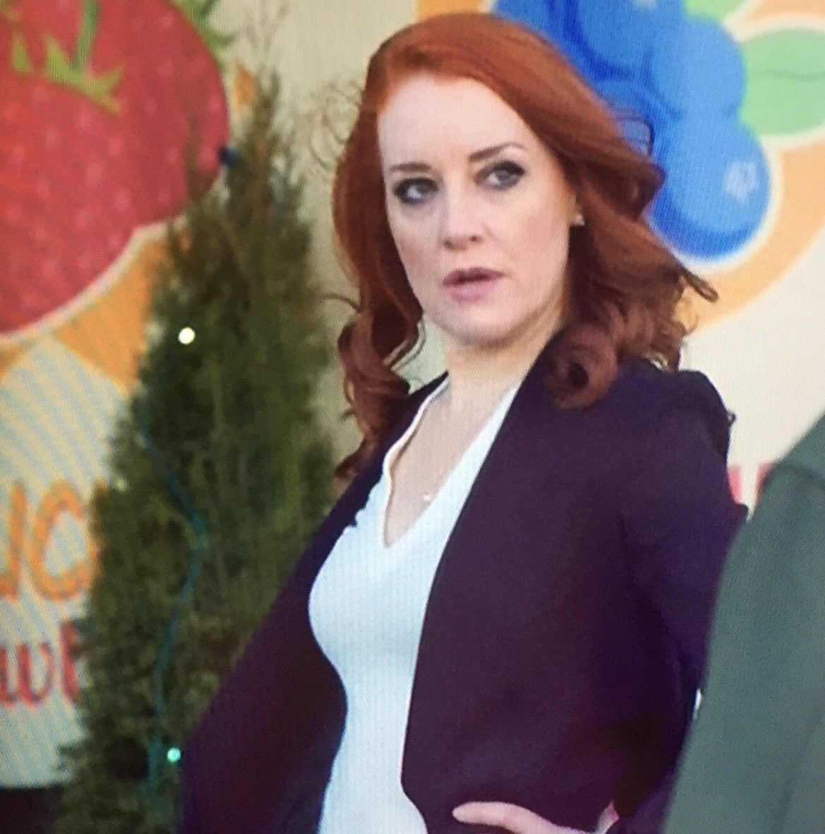 Nicole5Wheeler's tweet photo. A super cute movie from 2017, #TheChristmasCalendar, reairs today on @UPtv at 5pm eastern. If you havenโt seen it, DEFINITELY check it out!! @JoNewmarch is devilishly hilarious as #AdeleAtmore, and the filmโs directed by @AllanHarmon7. ๐๐ป Enjoy! ๐ #MerryMovieChristmas #Hearties https://t.co/5mF1a7HWDz