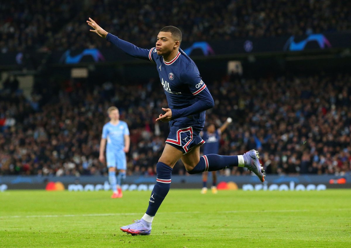 lnstantFoot's tweet photo. Mbappé : « Je suis dans un club qui veut gagner l'#UCL. En plus je suis parisien, je suis super bien et je l'ai toujours dit, mais je voulais découvrir autre chose. »

(🎙 @PVSportFR) https://t.co/Fzoqtmh92Z