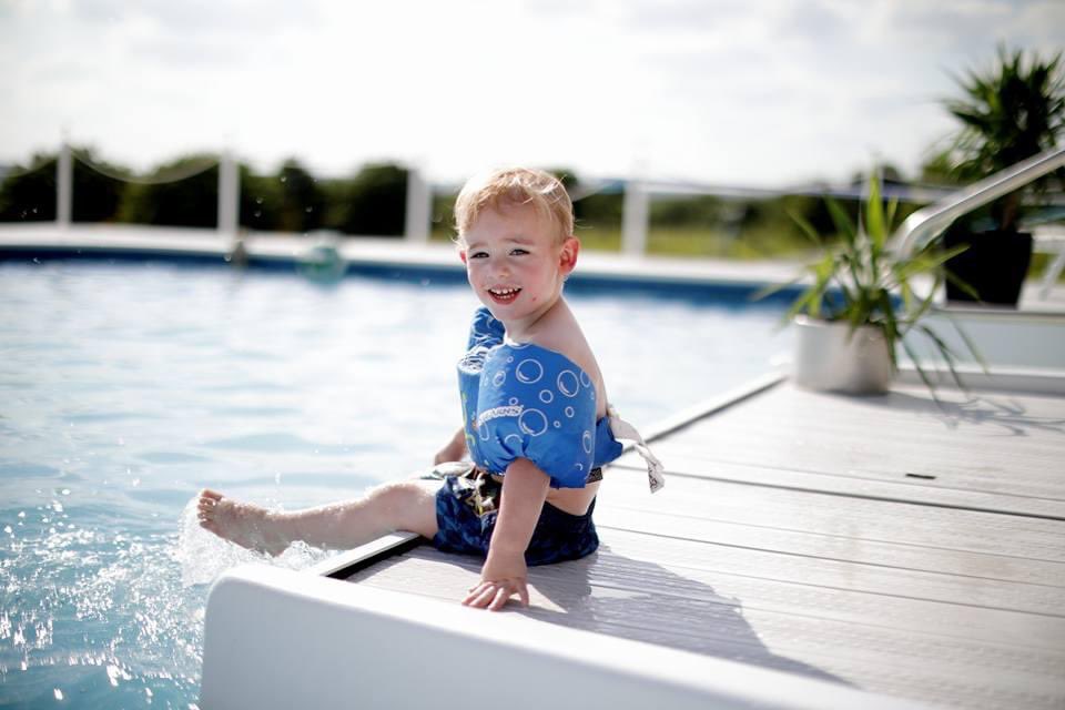traderthiz's tweet photo. So at first I was reluctant to post this; but let’s do it.
Guys, tomorrow is my sons birthday.
It will be the first birthday that he’s had to spend at St. Jude..
I really need your guys help to surprise this kid and make him feel super special this year.. https://t.co/Anzx6iZAT5