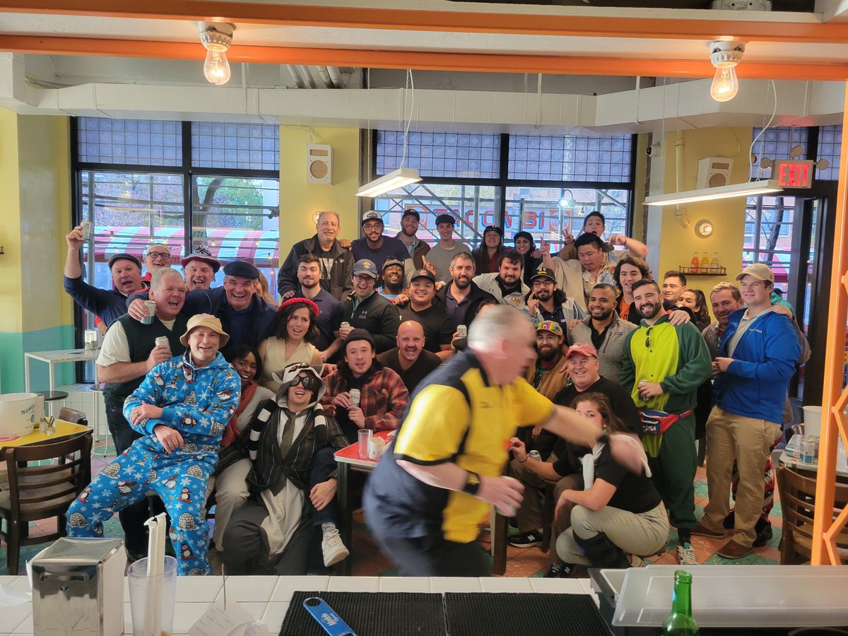 Matt_McCarthy00's tweet photo. Big Day of #RugbyFun yesterday repping @RugbyWrapUp with the coolest club on the planet - @NewYorkRugby - on their annual #BarGolf https://t.co/wWcjvHEWTe
