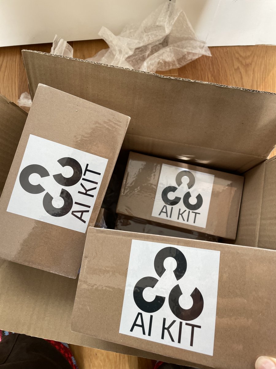 moetsi6's tweet image. we love when Luxonis packages get delivered 😍 #opencv #Luxonis #depthAI #computervision