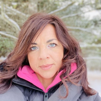 legallymsjuno's tweet photo. Winter Wonderland #BrucePit #Ottawa is so majestic #NewProfilePic https://t.co/G7hvLQy1Oo