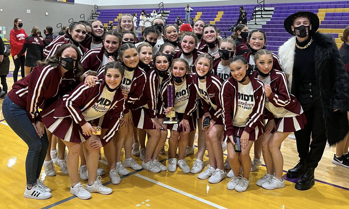 The Mercer Island Drill Team went to their first competition of the season on Friday December 4th and took 1st place in the military category! Congratulations MIDT! #mihsathletics