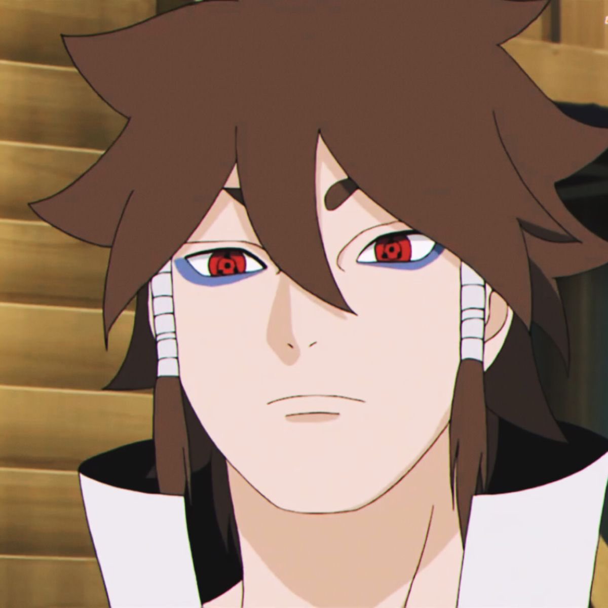 〝 No se quien sea ese tal ( Sasuke) pero lo único que os diré es que yo no soy parecido a nadie. 〞

Dijo el Otsutsuki mirando a la Peli Rosa.