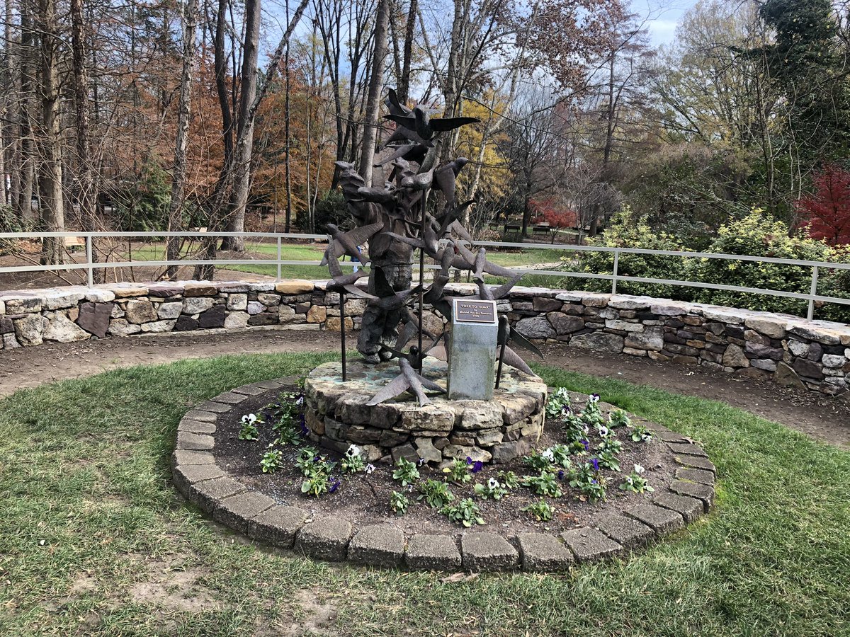 Cultural_Chron's tweet image. Bicentennial Garden. Greensboro, NC