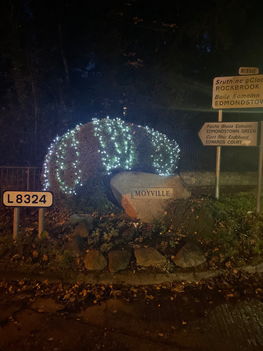 Moyville16's tweet photo. It’s beginning to look a lot like Christmas!🎄MEERA Christmas competition has began &amp; nominations for the best lit up house are coming in fast! 1st place will win €50 from @SuperValuIRL! 2nd place &amp; 3rd places prizes also. 🎅🏻🎄#community #christmas  #gettingintothespirit https://t.co/fjBkX0mtRl