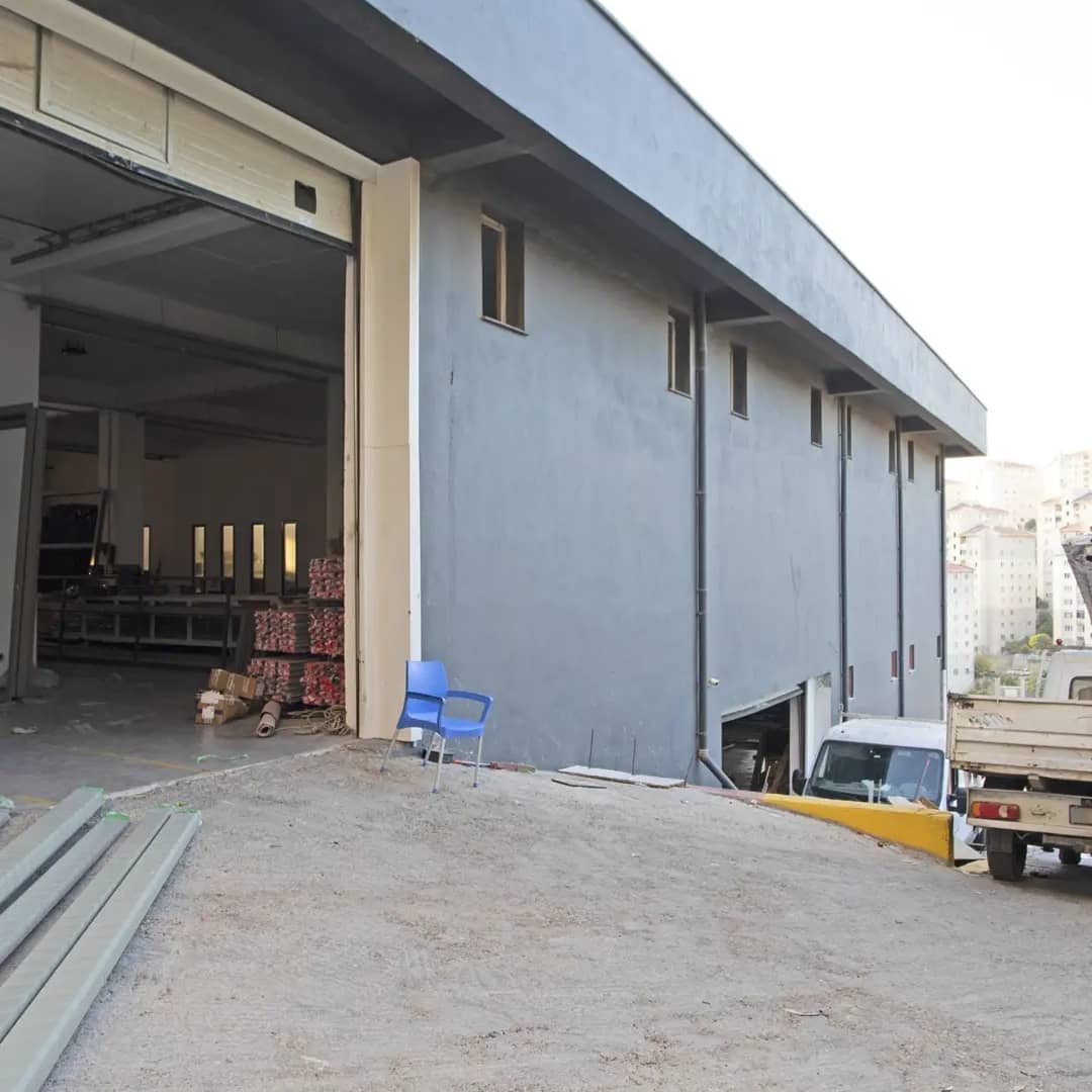 AltayALTAY2's tweet photo. 💥 BU FIRSAT KAÇMAZ ,BUCA OSB            BEGOS'TA 💥

  💥  SATILIK      FABRIK

📍2000m2 Arsa içinde 

📍1000m2 Taban alanı

📍3000m2 Toplam Kapalı alanı 

📍Her kata araç girişi çıkışı mevcut 

📍Çift Asansör , Yük ve personel 

Detaylı bilgi için arayınız 

Altay  ALTAY https://t.co/JVLJSd6bAB