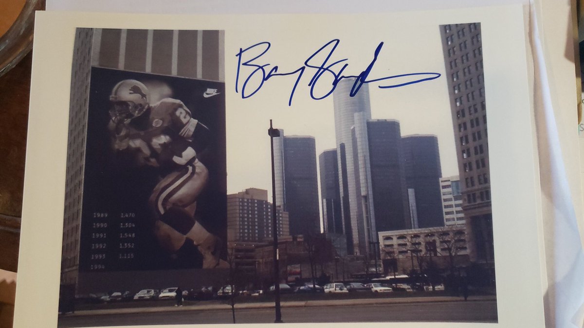 BarrySanders's tweet photo. Lets go @Lions - feeling the D today, so giving away this photo - just repost any of my ads and follow me for a chance to win. https://t.co/aONSCVxZ7o