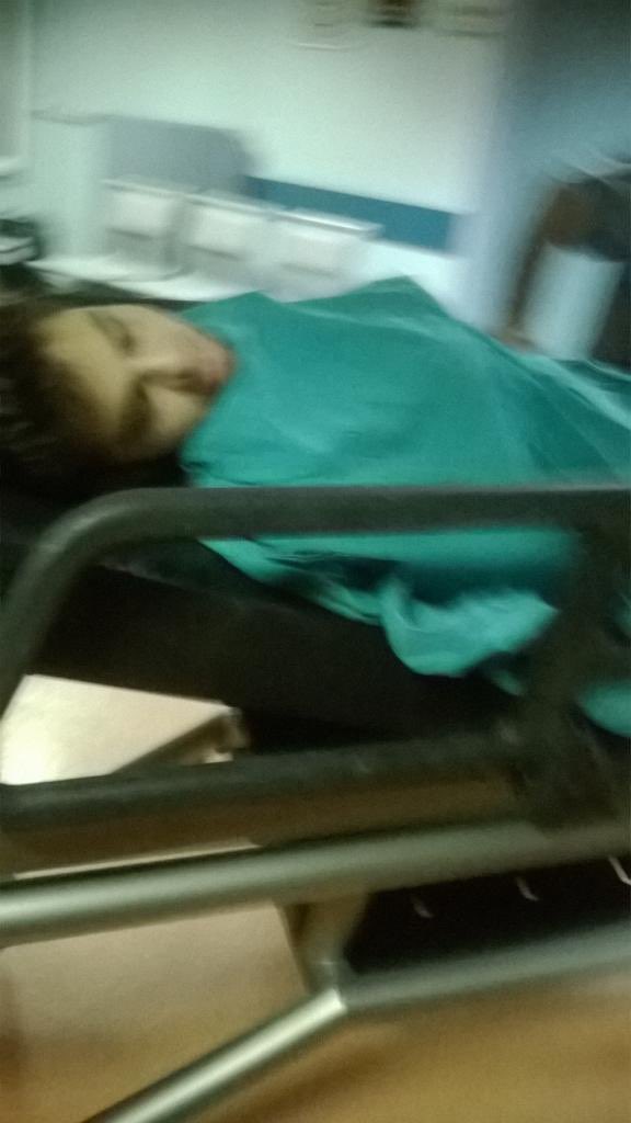 Snapchat *1 yeni bildirim*

8.5/10 kız: askoo dustan ciktimmmm

Me: