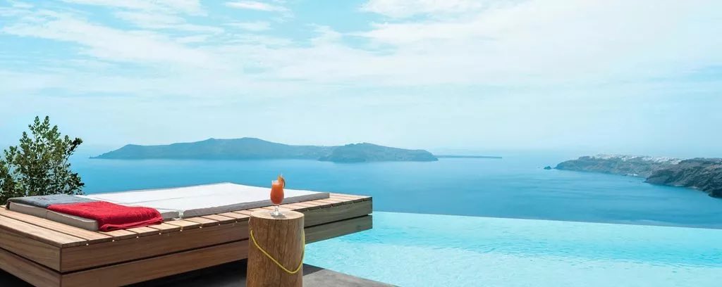 messiahxyusef's tweet photo. Santorini Greece $10k for 5 days . This is definitely worth it when it happens . It definitely reads Honeymoons vibes https://t.co/nIVE1U7A30