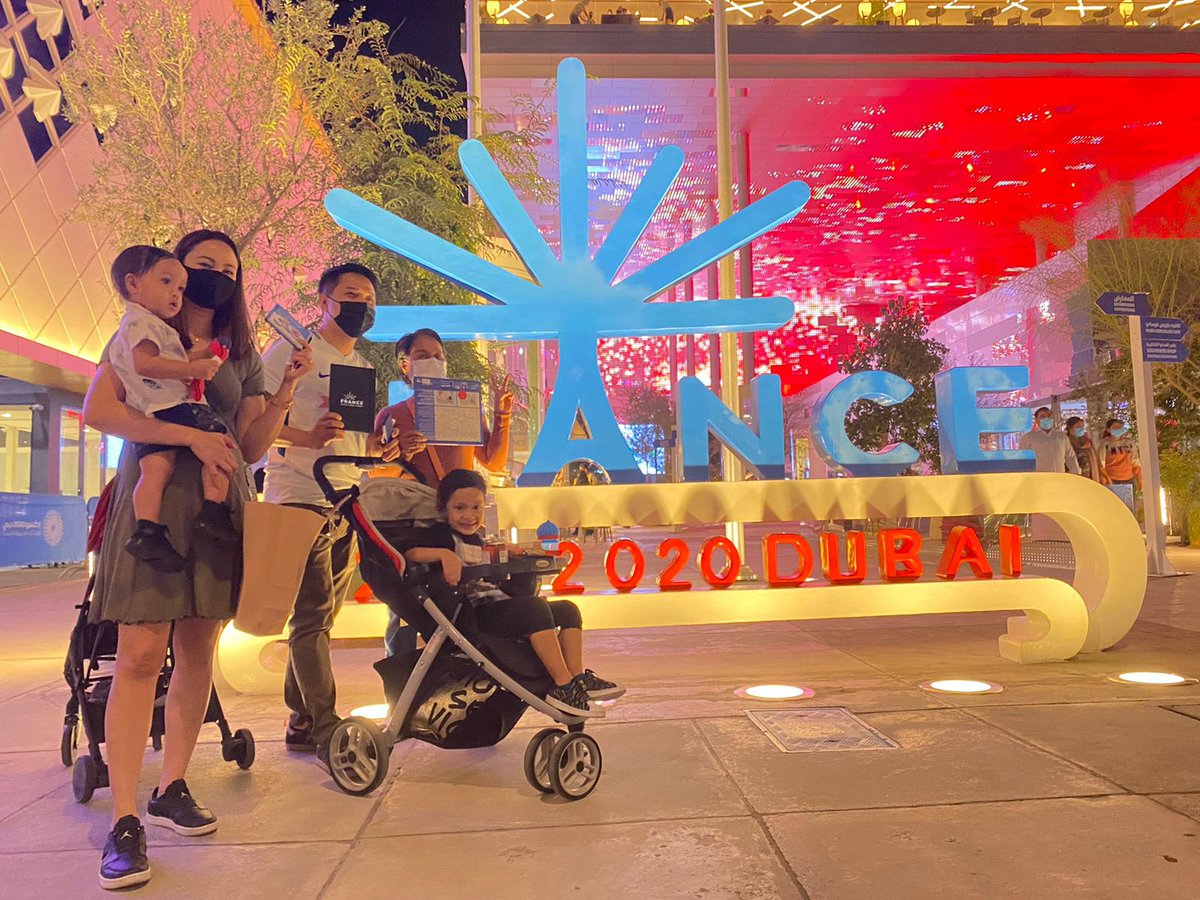 franceexpo2025's tweet photo. Calendrier de l’Avent 5️⃣ décembre 🎄
Advent Calendar December 5️⃣🎄

J-20 🎅 avant Noël !!! 
D-20 🎅before Christmas!!! 

Merci à cette famille des 🇵🇭
Thanks to this family from 🇵🇭

#francedubai2020 #expo2020 https://t.co/WQ38ELx43d