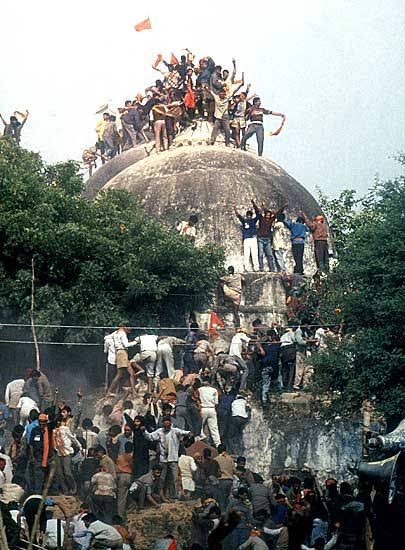 Mugesh01757000's tweet photo. There is a huge fan base for this picture🚩
#BabriMasjid https://t.co/uGuVRlvTtN