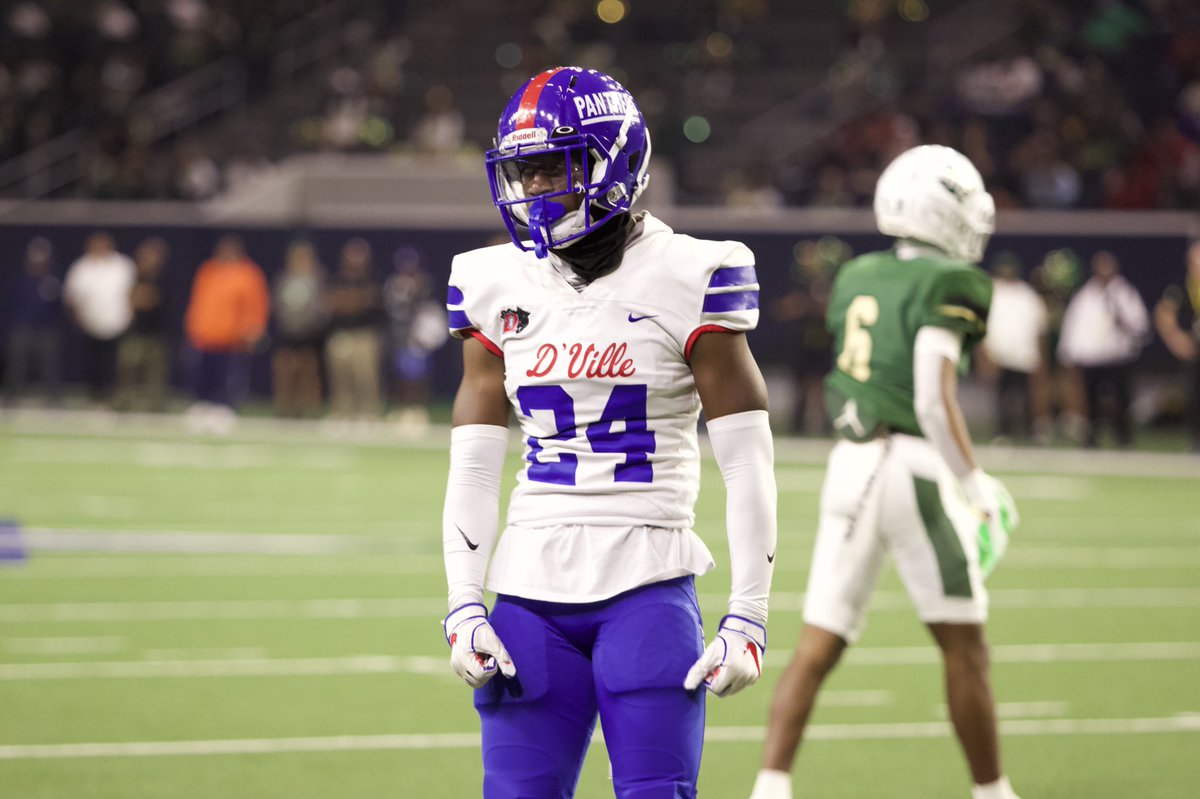 pantherprints1's tweet photo. ON TO THE NEXT ONE!๐ฅ๐พ #Dville4State https://t.co/fZ5SDYSQoE