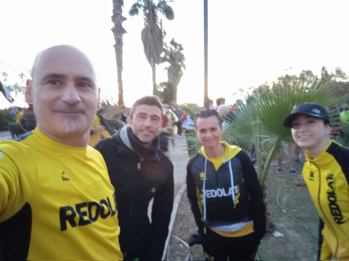 FerranVGarcia's tweet photo. La prova atlètica més emocionant : la marató.
Hui he pogut de nou, gaudir-la, patir-la i acabar-la.
El camí per assolir-ho: constància en l'esforç i companyonia d'equip.
3h18'08" a 4'42"/K amb les #CamesFF.
Gràcies a tothom i totdon que m'heu acompanyat. Seguim. Som-hi! ✊ https://t.co/qPtAvD2hky