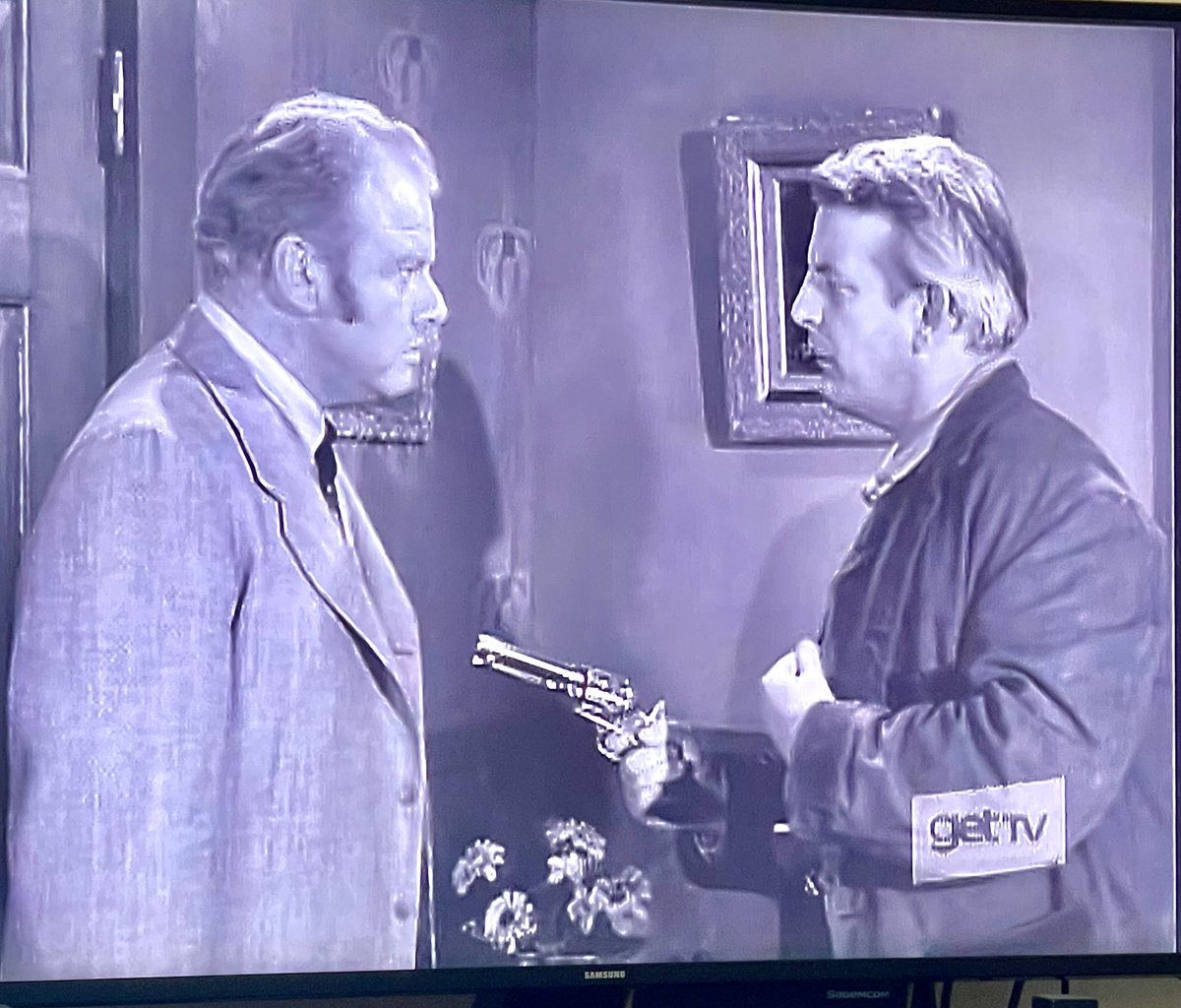 capolavori's tweet photo. He was Smart enough to check his gun see the finger on the trigger https://t.co/C1cHF74UVW