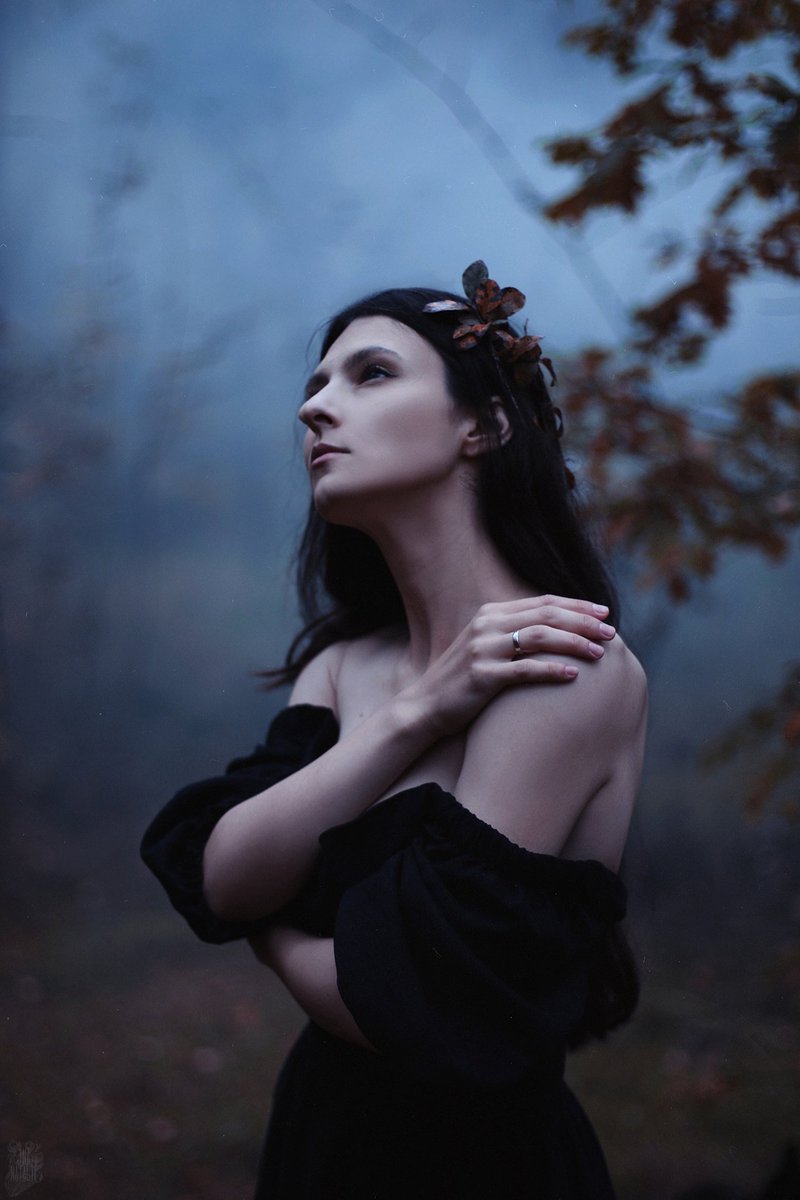 NatalieIna's tweet photo. In the forest of her dreams - misty veil and gray leaves.
Model - Nataliya Polevaya.
Natalie Ina Photography.
September 2021.
#autumn #seasonspoetry #forestgirl #forestwitch #atmosphericphotography #emptiveportrait #NatalieIna #natalieinaphotography https://t.co/NWXxZl72K3