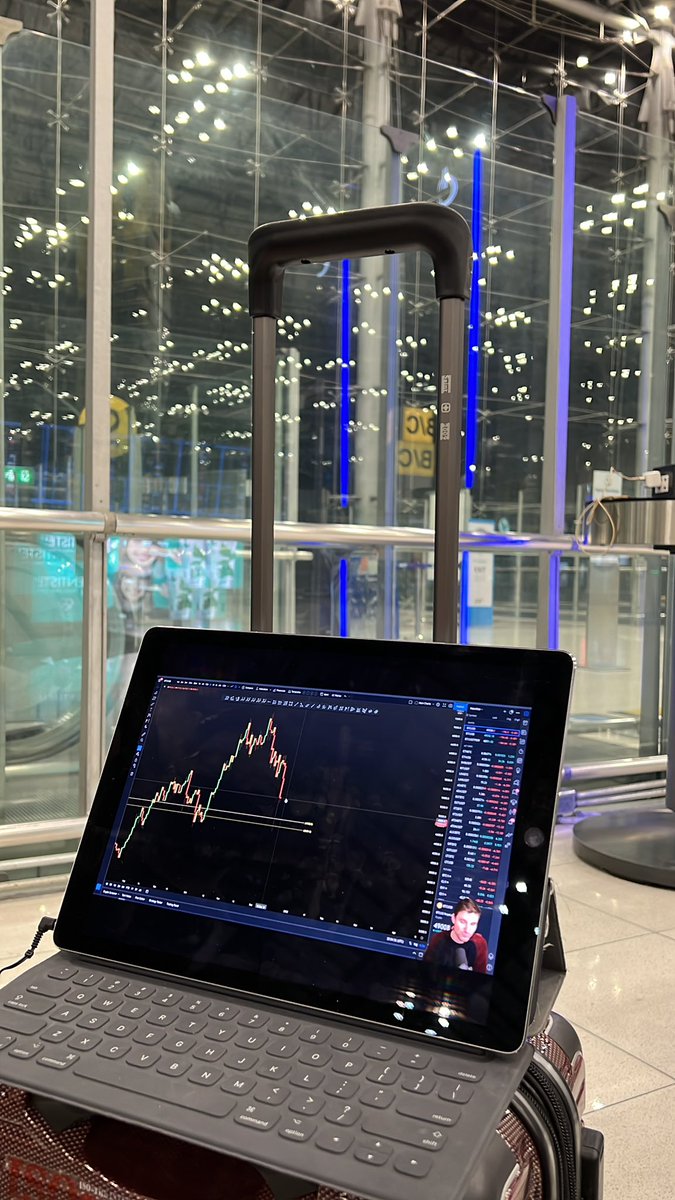Chingm3Momoking's tweet photo. Champion live stream before flight ✈️ @ChartChampions https://t.co/fesgIvJGSu