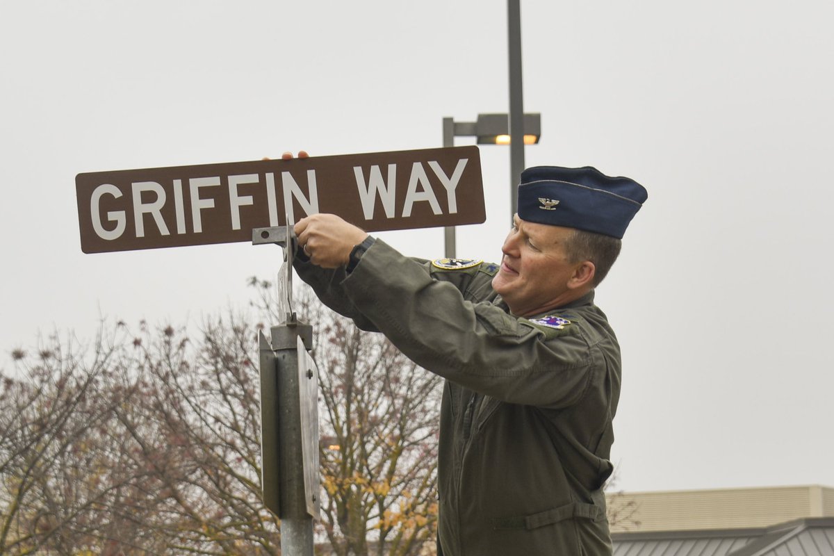 144thFW's tweet photo. Changes are happening at the #144thFW!
Col. Troy Havener, 144th Fighter Wing base commander, replaces the Air Guard Road street sign Dec. 5, 2021, at the Fresno ANG Base, Calif. (USAF photo by Capt. Jason Sanchez)
#drillweekend #join144 #GoGuard #civilengineering https://t.co/XOqIAd6Vda