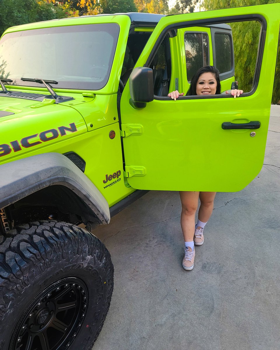 Ev1lHiccup's tweet photo. Big pipi energy 😤😤😤
I'm medium tall ok.
My jeep is just badass on 38s with a 3.5inch lift 😤
Falcon shocks w teraflex lift and alpha xcommander wheels.
Next is color matching my rock rings to body before the install.
Don't ask me to go anywhere I am poor now.
#geckogreen https://t.co/4Ytc4FDbwk