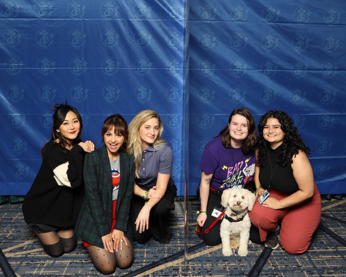 kaylaakitchen's tweet image. I will cherish this photo forever. Look at Luma! Thank you @emeraldcitycon 💚 and of course the lovely She-ra crew!✨ @aimeecarrero @KarenFukuhara @alyandaj (@Gingerhazing) #ECCC #ECCC2021
