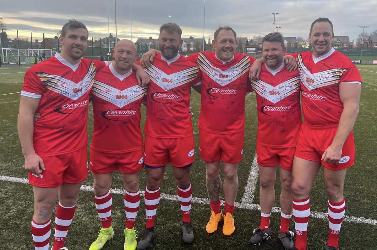 StevePrescott1's tweet photo. Massive thank u to everyone who attended Todays fantastic @TommyMak21 v @StevePrescott1 legends game &amp; @ruskinsthelens 
#XmasMarkets special gratitude to @MgbScaffolding @Liveeventsltd @migueldoforo @CleanHire @concretecreativ #LeeHughes #FriendsofStuartFowles &amp; all players 👏👏 https://t.co/VL0oCHtMVx