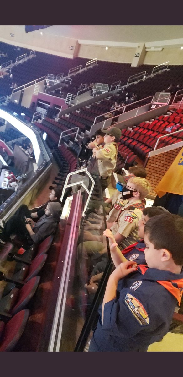 HEARTofAmherst's tweet photo. @RMFieldHouse  Our AVON CUB SCOUT PACK 333 Ready to carry the flag #USA  #letmeknow https://t.co/g6h1gLMp8n