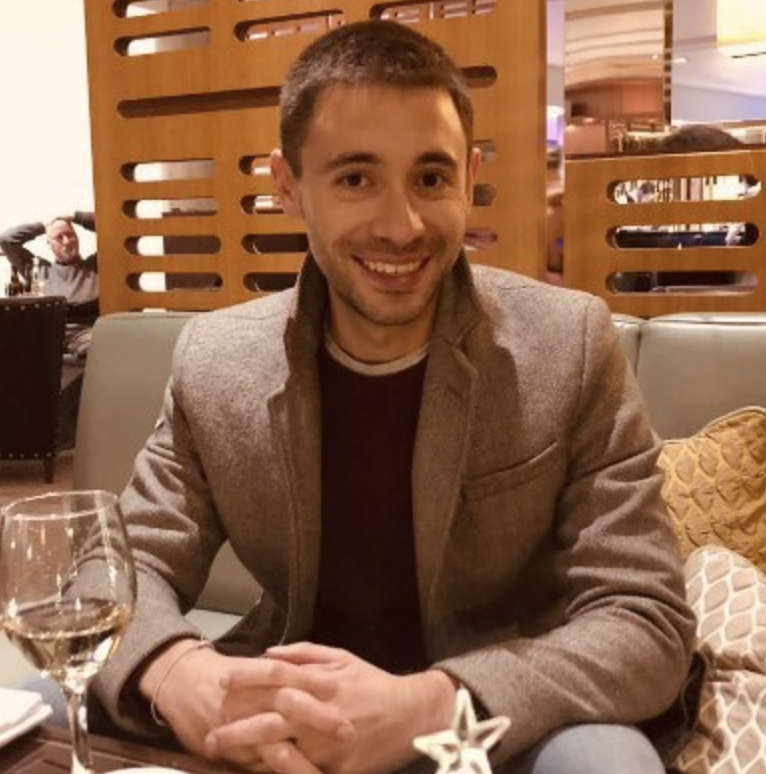 SoniaPoulton's tweet photo. Looking forward to talking with former barrister James Esses on 'Rise with BNT' at 8.15am GMT tomorrow. 

James is currently litigating. He was expelled from his masters in psychotherapy for launching a public petition regarding children with gender dysphoria. @JamesEsses https://t.co/lq76bXsOw1