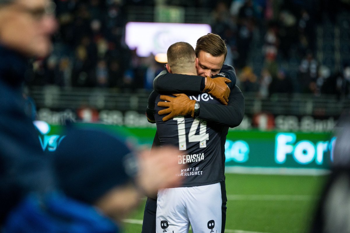 Skulle skrive noe om Europa. Vinkle på europeisk vaksine pass. Kanskje tagge @Folkehelseinst. 

Men orker ikke.

Vil bare si en ting:
Er godt team kan flytte fjell. 

Takknemlig for alle i og rundt klubben som har gjort dette mulig.

Dette klarte vi sammen.