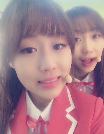 chiquita. #닿으면너 #LOVELYZ10th 🩷✨️ tweet media