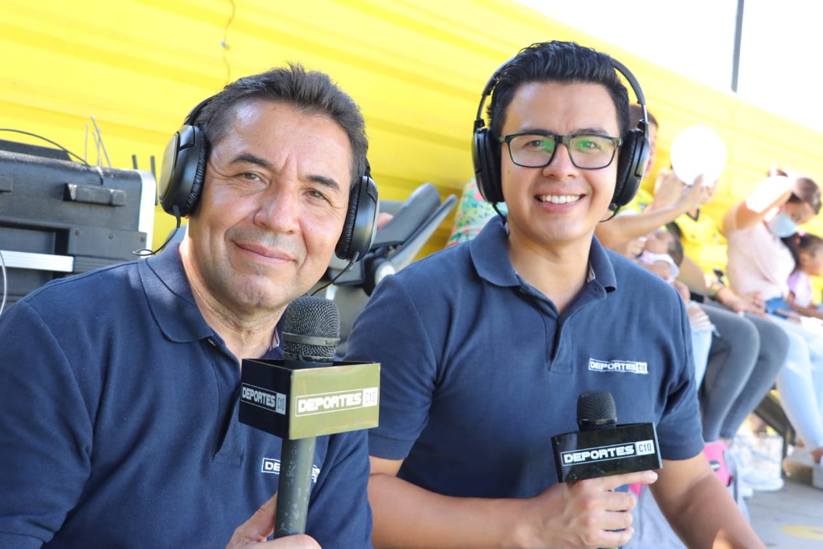 DeportesC10's tweet photo. Todo está listo para el encuentro deportivo de @LaSegundaSV, entre @f_destroyer 🆚 #InterSS.

Nuestro equipo de profesionales te llevará lo más destacado de este partido. 

¿Quién ganará? Déjanos tus comentarios🤔👇 https://t.co/uX77Vopmoc