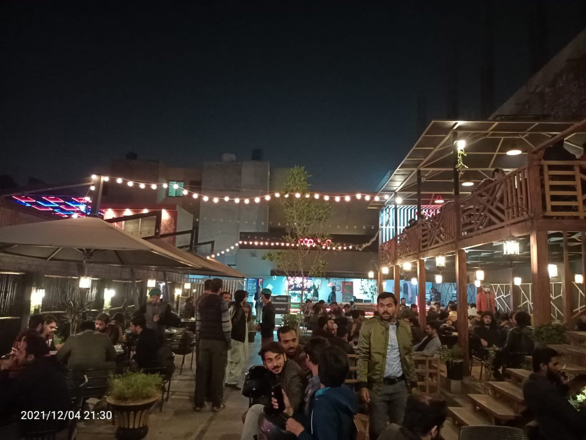 CupShup_pk's tweet photo. Scenes at CUPSHUP Johar Town #Lahore https://t.co/gf0CFoivQs