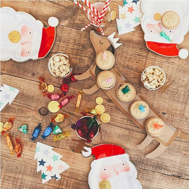 _littlestylist's tweet photo. Brilliant new giveaway up over on insta - win everything you need for a childrens christmas party! 

Link below...
https://t.co/Qj11Ch8KQp https://t.co/JPkr6gSRKh