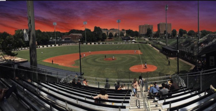 KevinHenrich2's tweet photo. Extremely excited to announce my commitment to further my academic and athletic career at the University of North Alabama! Thank you to all my family, friends, and coaches who helped me get to this point. #roarlions🦁 @UNABaseball https://t.co/H4o7u6hK7U