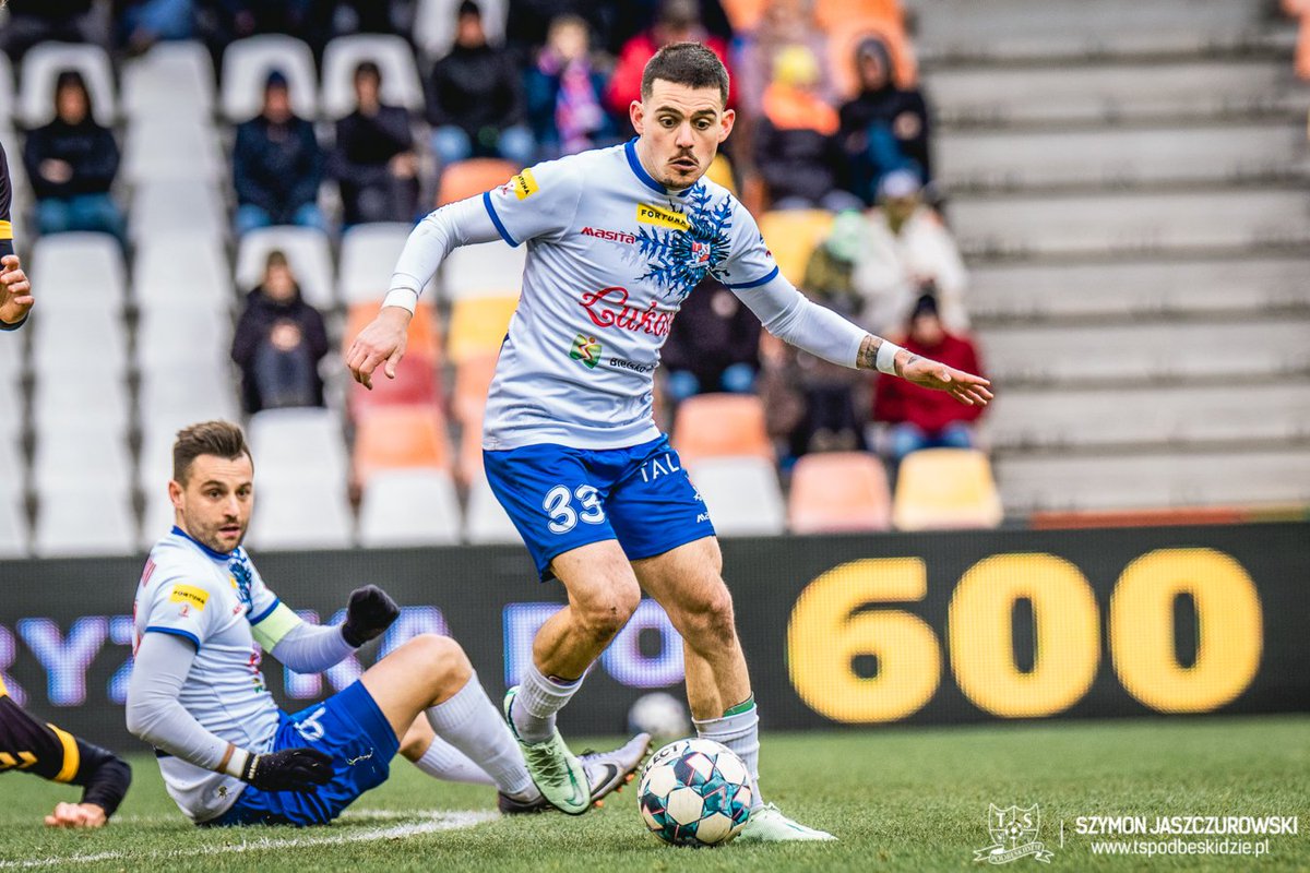 Eugeniogonza2's tweet photo. Liga I | Podbeskidzie 1-2 Katowice
KO del Podbeskidzie que aún así se va al parón en playoff de ascenso a #Ekstraklasa con un gran Goku Román 🇪🇸. El catalán generó la jugada y dio la asistencia de gol a Biliński tras asociarse bien con Gutowski
#PODKAT
📸@jaszczur_foto https://t.co/NdyGWGFk3P